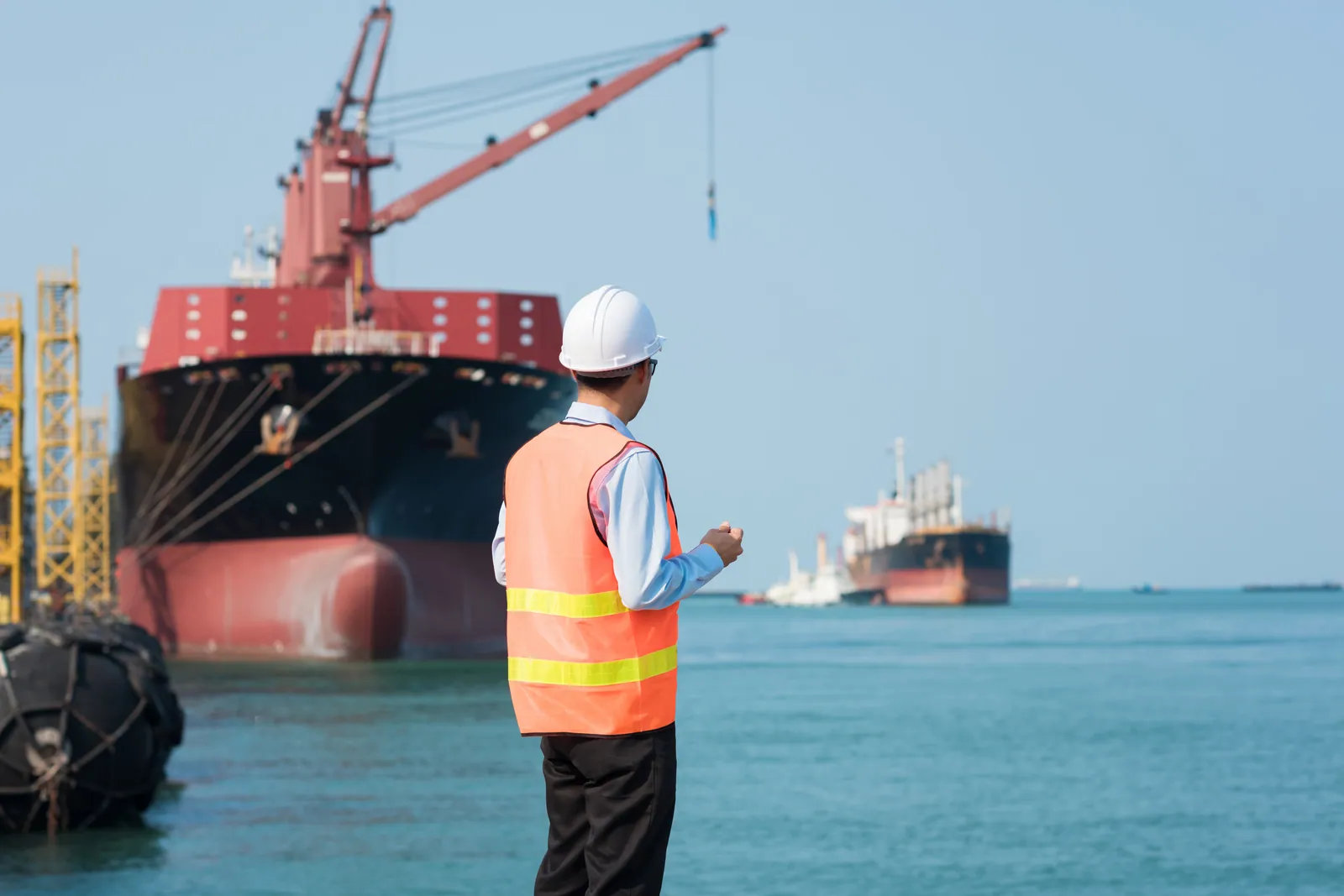 Shall the Seller Pay the Freight Fee when Buyer Abandons the Goods under FOB?
