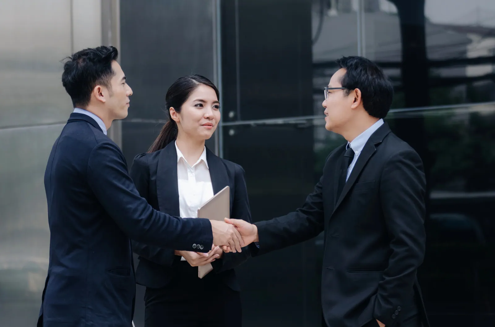 select a lawyer for a divorce in China